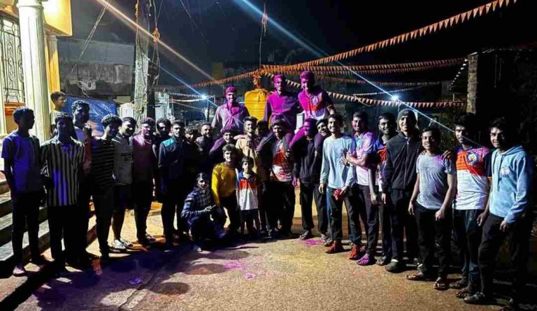 देशभक्तीचा नवा आदर्श.. एकाच वेळी गावचे 9 जण सैन्यदलात!