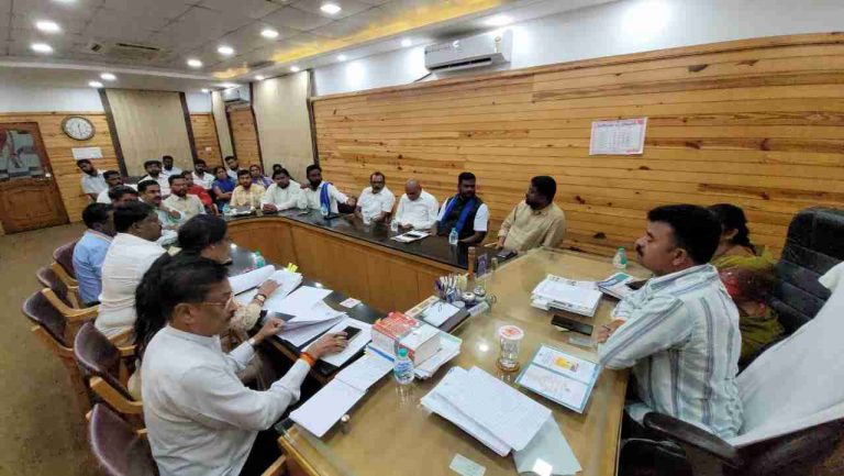 बुद्धमूर्ती व शाहू महाराज पुतळ्याबाबत महापालिकेत बैठक; कामाला लवकरच गती