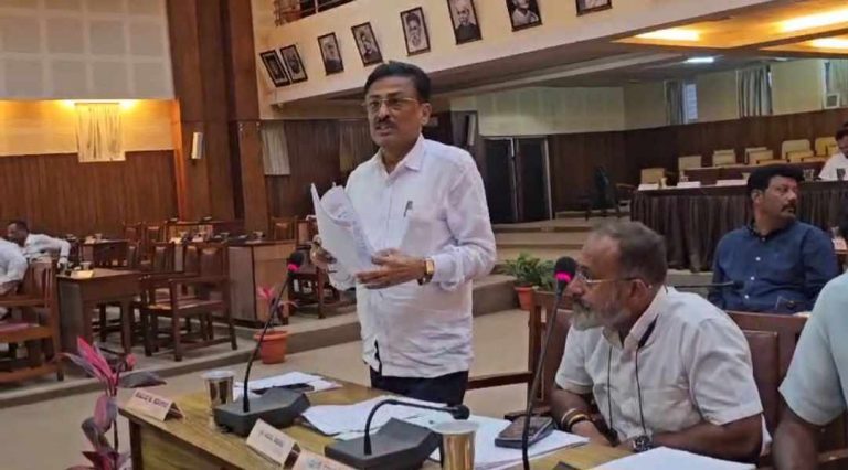 महानगरपालिकेच्या आजच्या सर्वसाधारण सभेतही पुन्हा गदारोळ