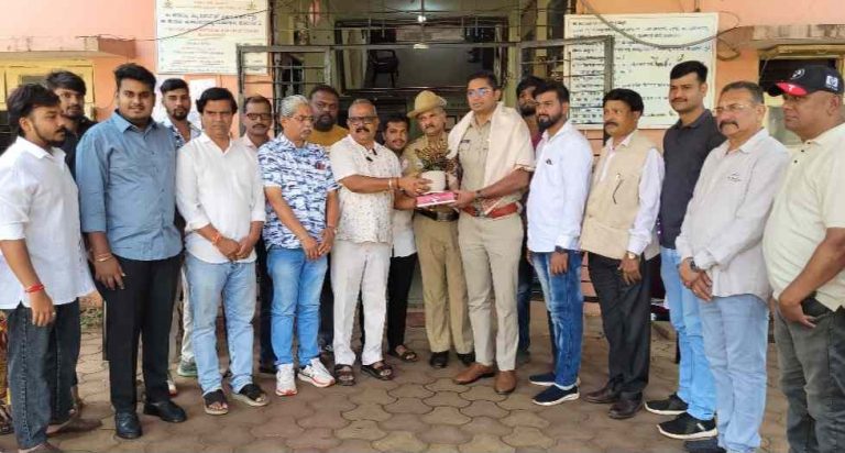 उत्कृष्ट पोलीस तपासाबद्दल विश्वेश्वरयानगरवासियांतर्फे ‘यांचा’ सत्कार
