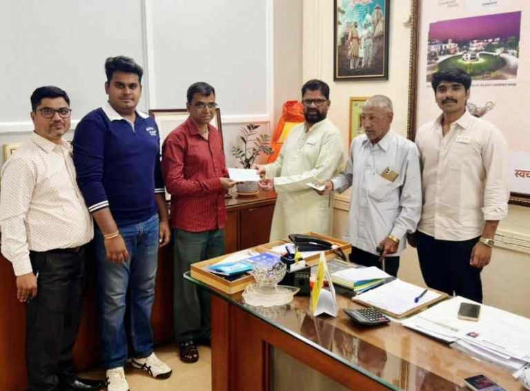 शांताई विद्या आधार फाउंडेशनकडून दोन विद्यार्थ्यांना आर्थिक मदत