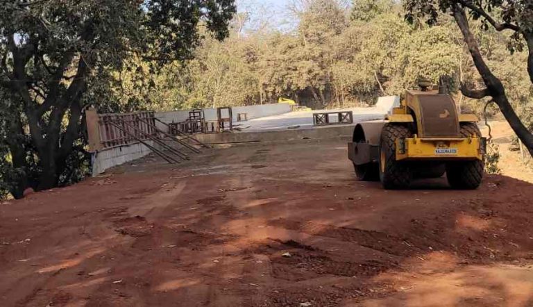 जांबोटी-कुसमळी पुलाचे काम संथगतीनेप्रशासनाच्या धिम्या कारभारामुळे प्रवाशांचे हाल