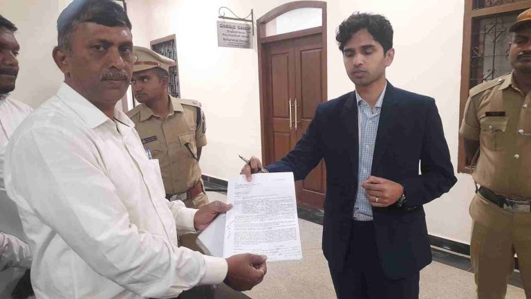 डिप्लोमा अभियंत्यांच्या हक्कासाठी जिल्हाधिकाऱ्यांना साकडे