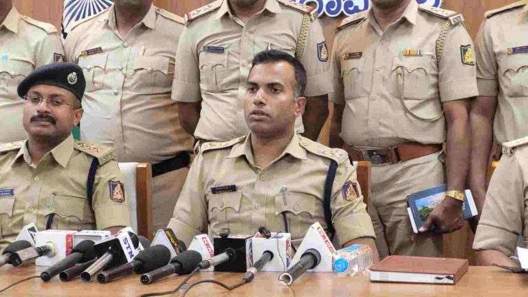 संकेश्वरमध्ये तलवारीने खुनी हल्ला करणाऱ्या टोळीचा पर्दाफाश; ७ आरोपींना बेड्या