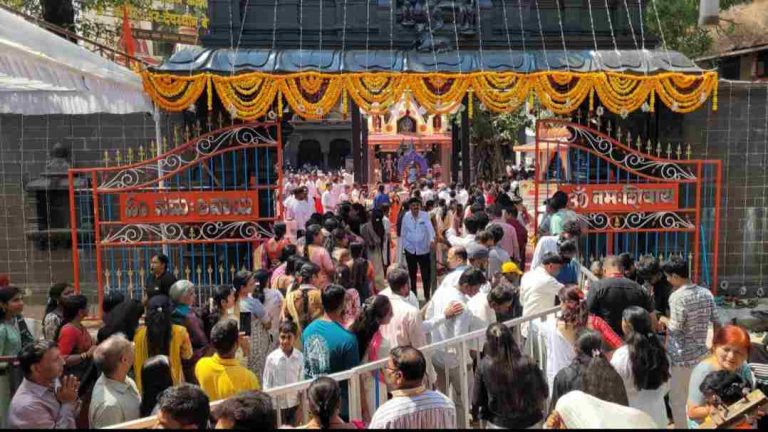 शिवमंदिरे भाविकांनी गजबजली; कपिलेश्वर मंदिरात जत्रेचे स्वरूप