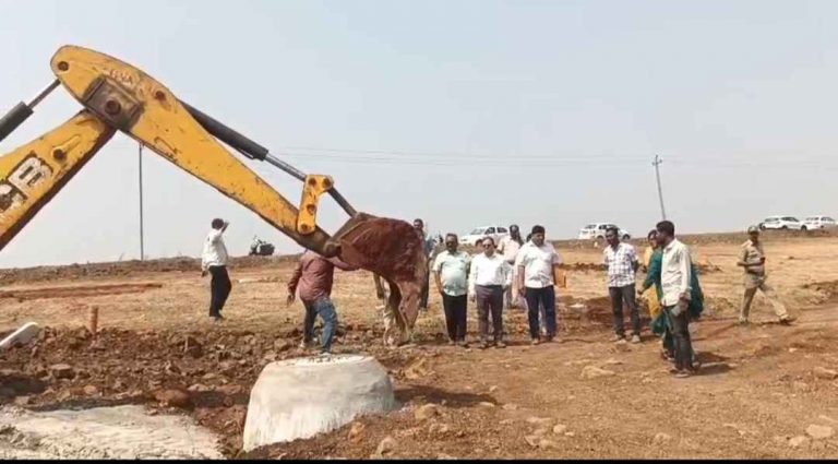‘बुडा’ची धडक मोहीम : ११ एकरवरील बेकायदा लेआउट जमीनदोस्त