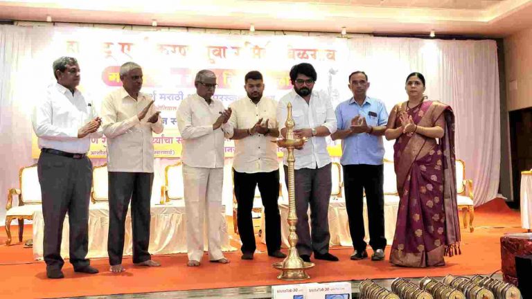 सीमालढा आणि मराठी शाळांचा प्रश्न सिनेमातून राज्यभर नेणार – हेमंत ढोमे