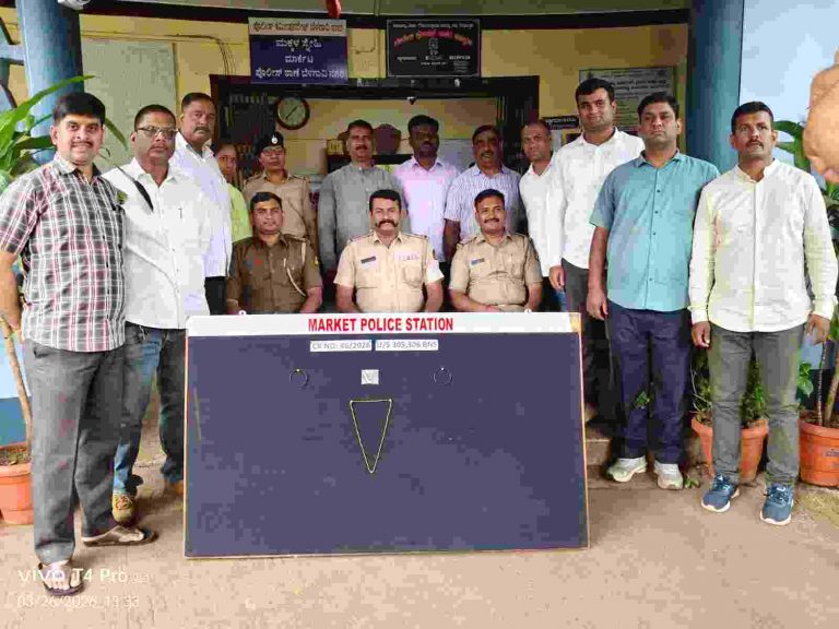 घरफोडी प्रकरणी मार्केट पोलिसांनी महिलेला ठोकल्या बेड्या