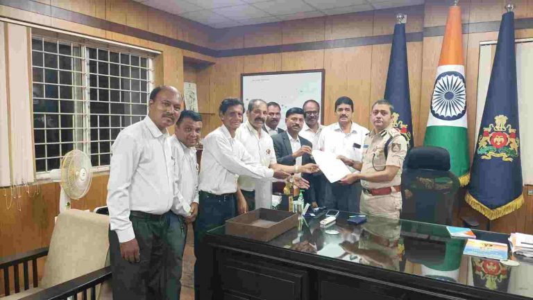 अपघात प्रकरणांसंदर्भात वकिलांचे पोलीस आयुक्तांना निवेदन