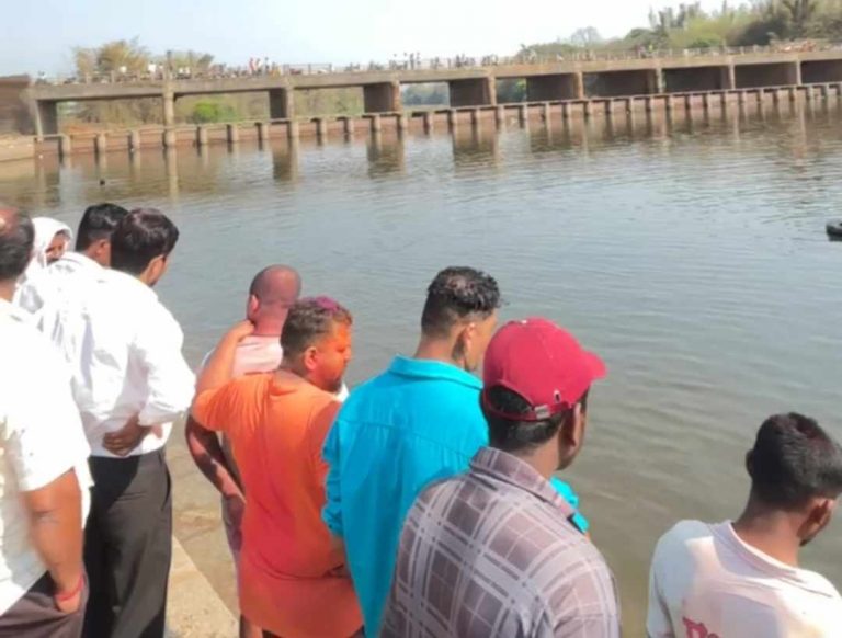 रंगपंचमीच्या दिवशी दुर्दैवी घटना, नदीत बुडाला तरुण