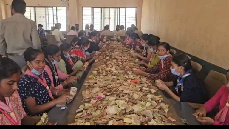 श्री रेणुका यल्लम्मा मंदिरात 3.07 कोटींची विक्रमी देणगी