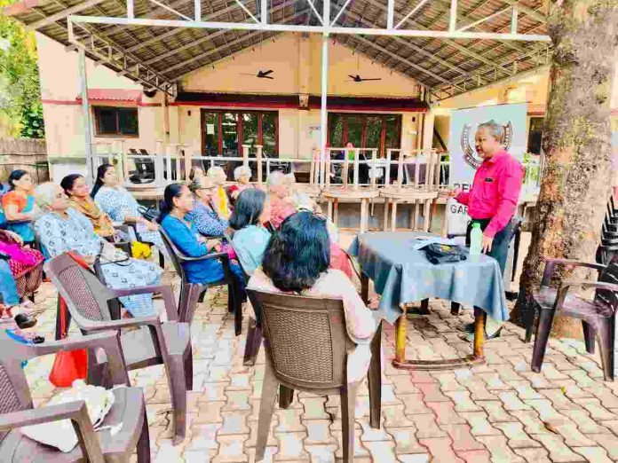 c4cc9d4229cf41f587d30a2920bf39a7