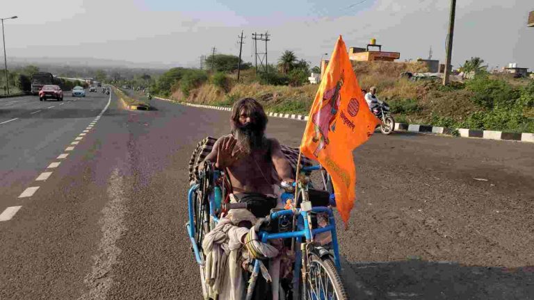 मोबाईलविना वृंदावन ते कन्याकुमारी सायकल प्रवास