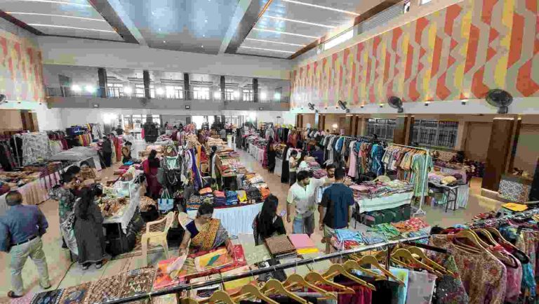 आं. रा. पुरस्कार विजेत्या मेश प्रदर्शनाला बेळगावात उस्फुर्त प्रतिसाद