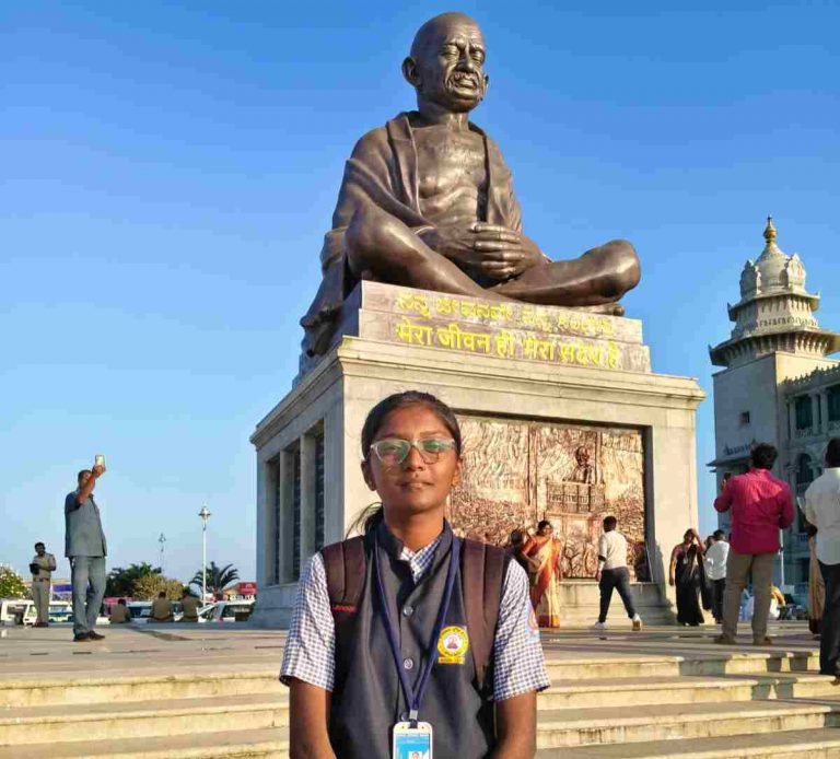 सरकारी शाळेच्या विद्यार्थिनीने मिळवले 625 पैकी 625 गुण