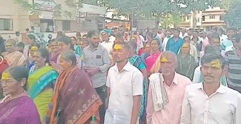 नागेनहट्टीतील रेणुका भक्तांचा बेळगाव ग्रामीण पोलीस ठाण्यावर मोर्चा;
