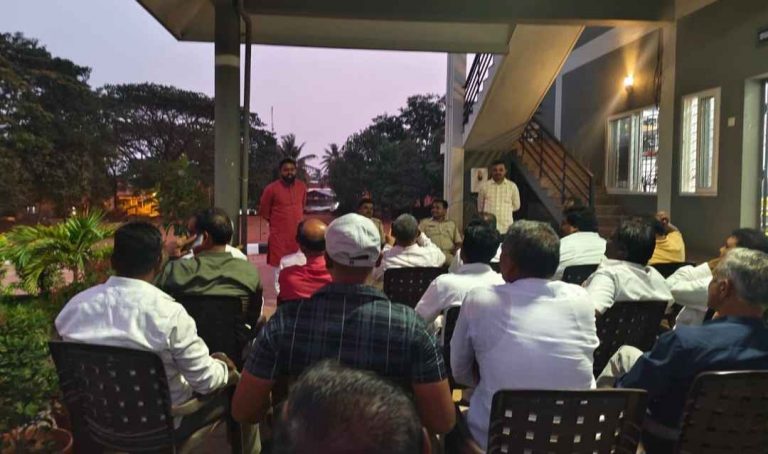 शांतता बैठकीत रौडीशीटरची उपस्थिती;