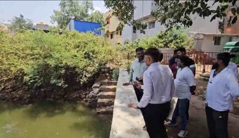 त्या..दुर्घटनास्थळी मनपा आयुक्तांकडून पाहणी