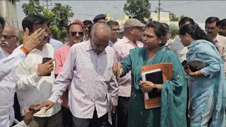 हाणून पाडला बुडाची जमीन ताब्यात घेण्याचा अल्पसंख्यांक खात्याचा प्रयत्न