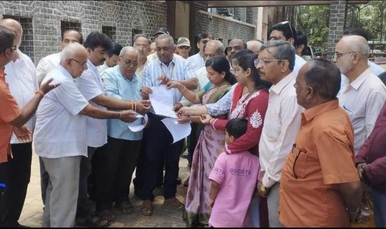 जाती प्रमाणपत्राबद्दल श्री नामदेव दैवकी संस्थेचे डीसींना निवेदन