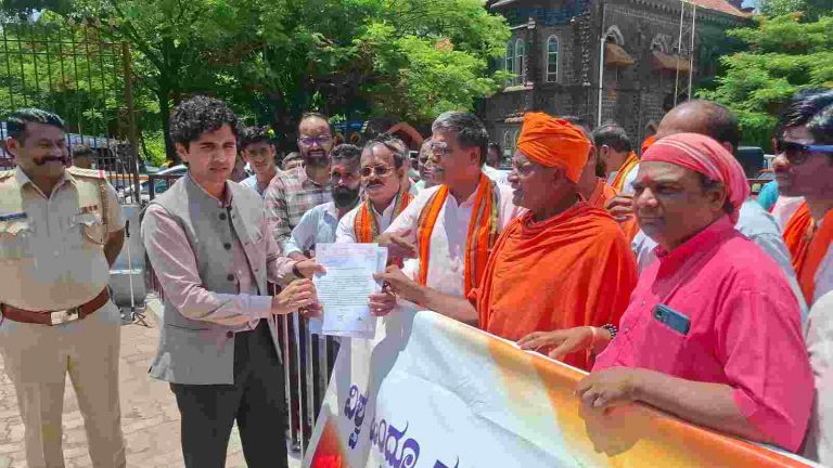 गो -हत्त्येवर संपूर्ण बंदी घालावी -विहींप, बजरंग दलाची मागणी