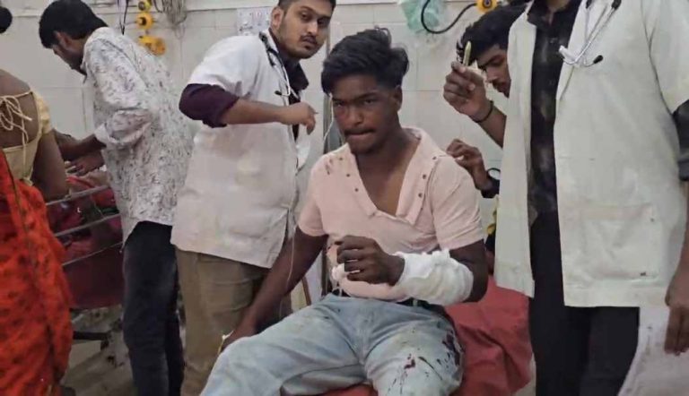 अमन नगर परिसरात पूर्ववैमनस्यातून तिघांवर तलवार हल्ला