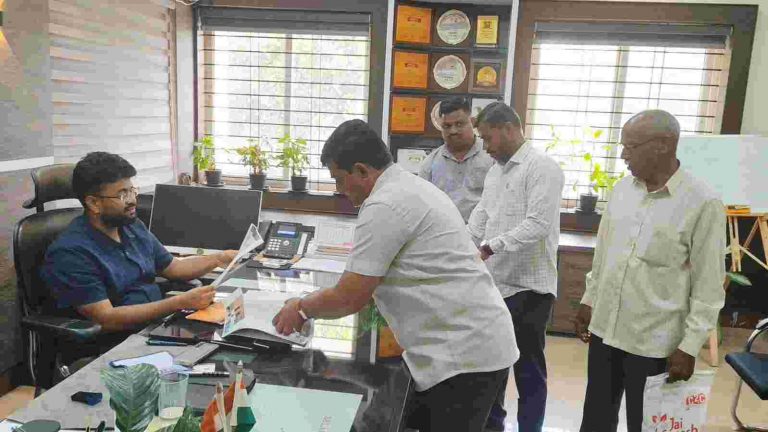 या ग्रामस्थांचा प्रशासनाला इशारा; यावर तातडीने उपाययोजनांची मागणी