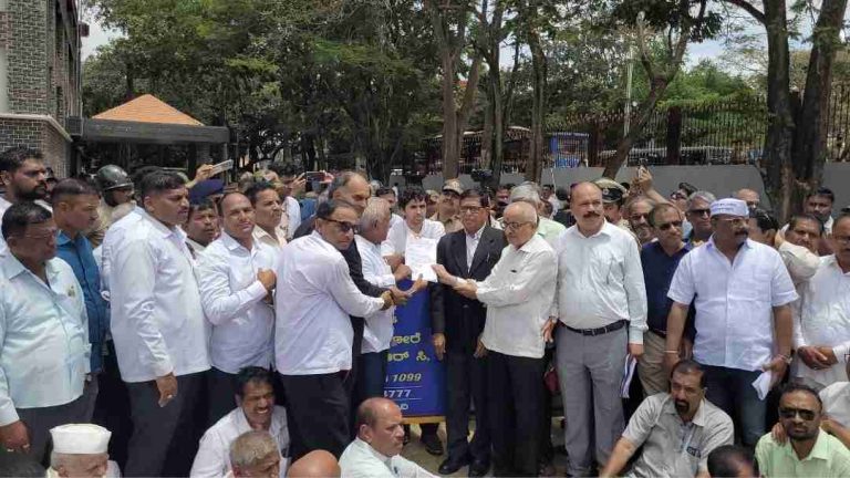 ‘कन्नड सक्ती’विरोधात मराठी भाषिकांचा एल्गार