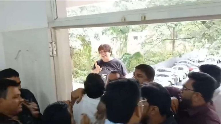 काँग्रेस जिल्हाध्यक्ष निवडीच्या बैठकीत कार्यकर्त्यांचा राडा !