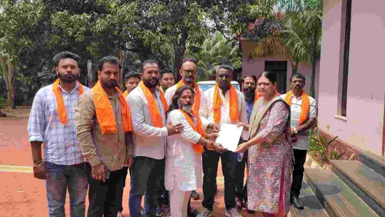 दसरा सुट्टीत शाळा सुरू ठेवणाऱ्या संस्थांवर कारवाईची मागणी